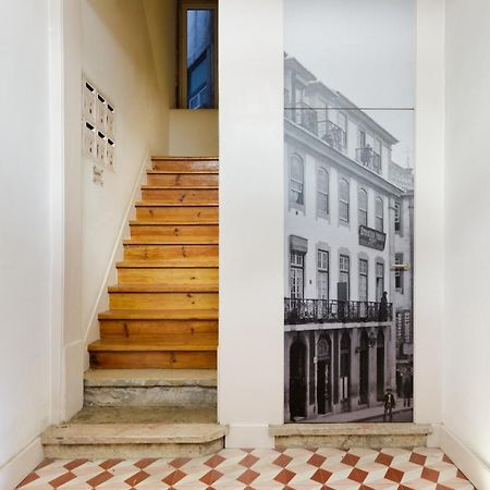 Update Urban Chic Flat In 19Th Century Building 2 Bedrooms & 2 Bathrooms & Ac Central Alfama District Lisbon Luaran gambar