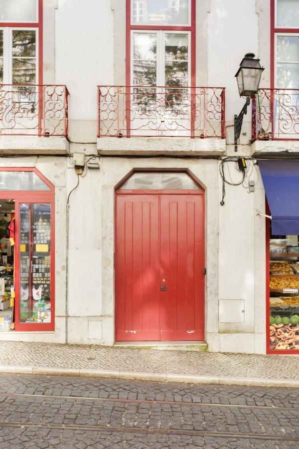 Update Urban Chic Flat In 19Th Century Building 2 Bedrooms & 2 Bathrooms & Ac Central Alfama District Lisbon Luaran gambar