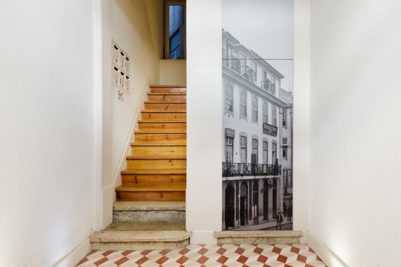 Update Urban Chic Flat In 19Th Century Building 2 Bedrooms & 2 Bathrooms & Ac Central Alfama District Lisbon Luaran gambar