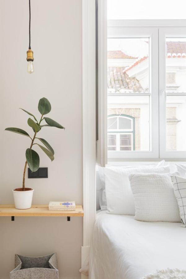 Update Urban Chic Flat In 19Th Century Building 2 Bedrooms & 2 Bathrooms & Ac Central Alfama District Lisbon Luaran gambar