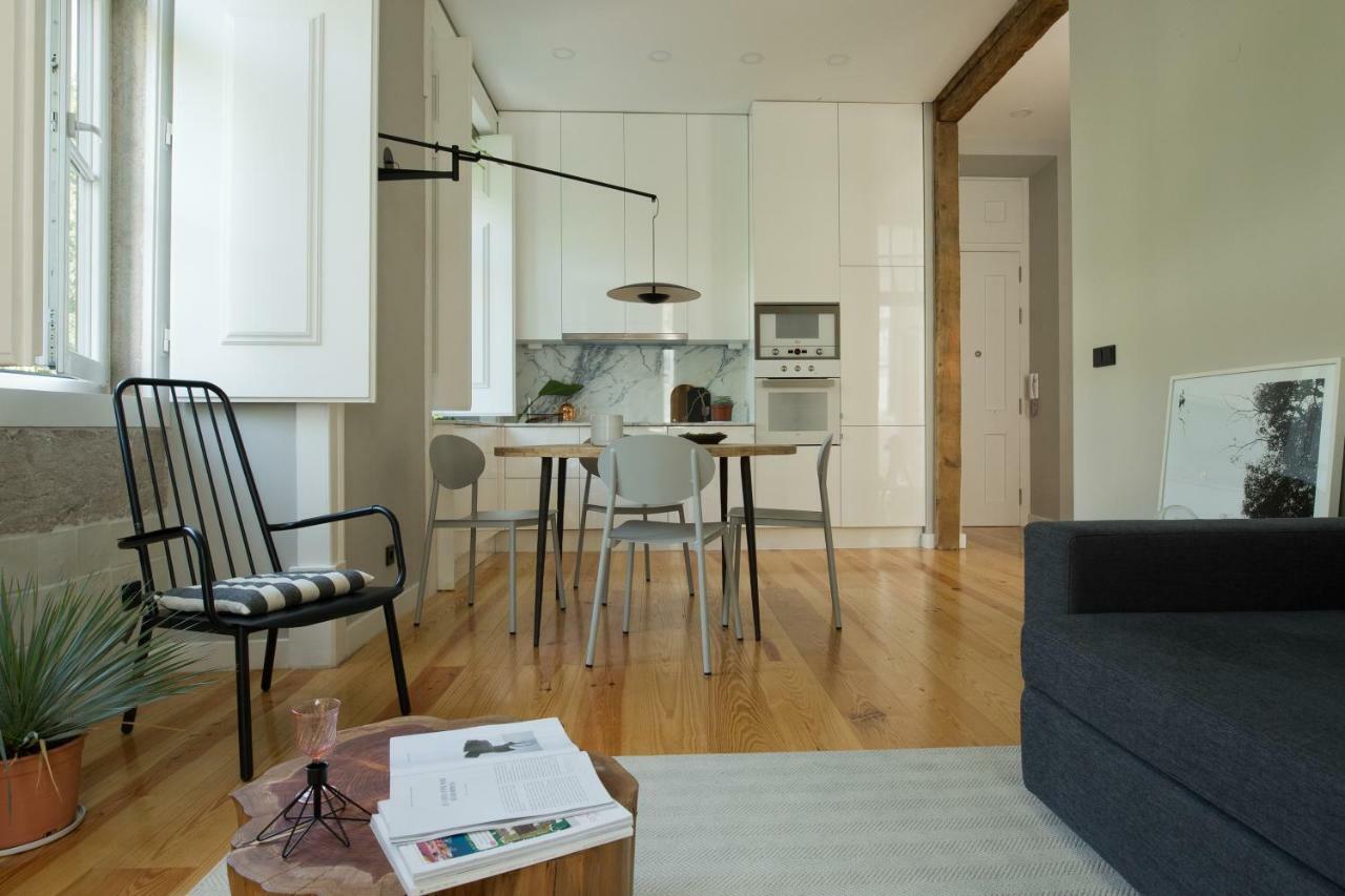 Update Urban Chic Flat In 19Th Century Building 2 Bedrooms & 2 Bathrooms & Ac Central Alfama District Lisbon Luaran gambar