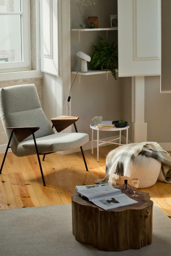 Update Urban Chic Flat In 19Th Century Building 2 Bedrooms & 2 Bathrooms & Ac Central Alfama District Lisbon Luaran gambar